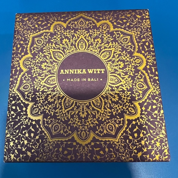 New in box Elephant necklace by Annika Witt - Picture 2 of 5